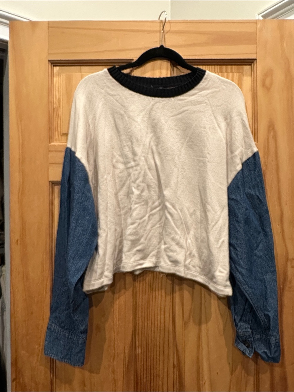 Zara White Pullover with Blue Denim Sleeves and Black Ribbed Neck
